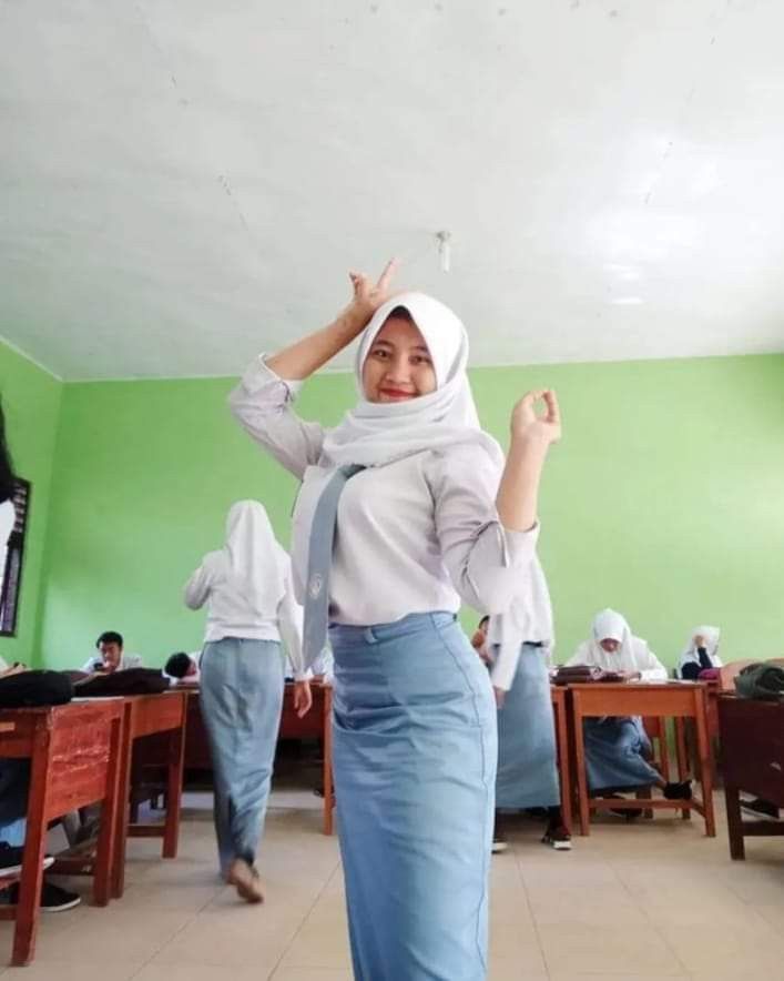 ABG Viral SMA Bolos Sekolah Iclik Di Mobil Buat Wiwik Bareng Pacar Top Brand Generation 2025 Global Official Indonesia