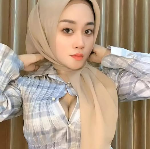 Viral ABG Jilbab dan Abdi Negara ke MCK Umum Top Trending Global Indonesia New 10 2025 Viral Jubir Cina